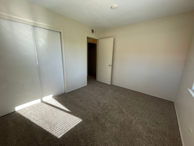 Building Photo - Charming 3-Bedroom Home with Bonus Room an...