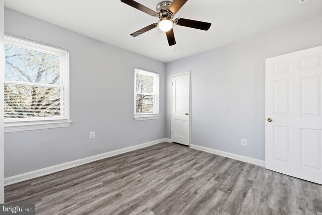 Building Photo - 4029 Grant St NE