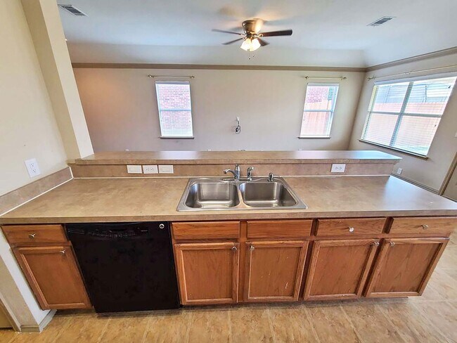 Building Photo - Great 3 Bdrm 2 Bath Home in Cross Roads Tx