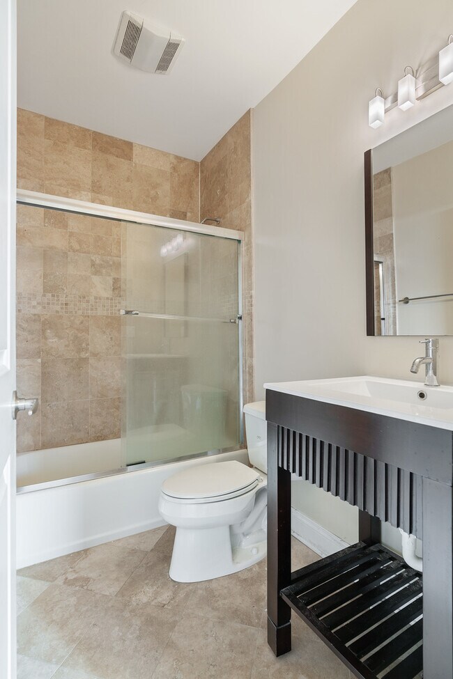 Building Photo - 2142 W Addison St