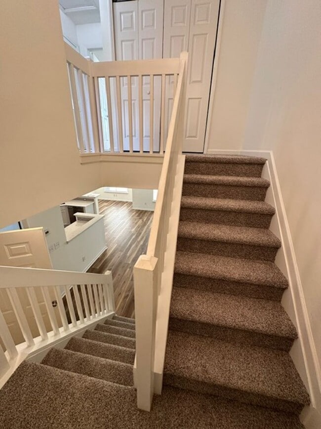 Building Photo - Townhouse / Stoney Creek