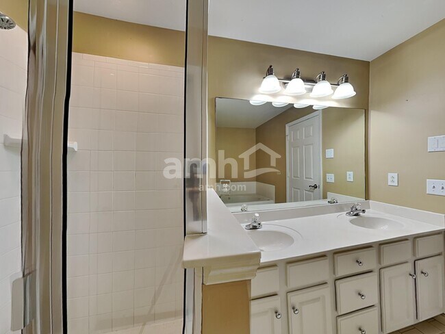 Building Photo - 6544 Broken Bow Dr