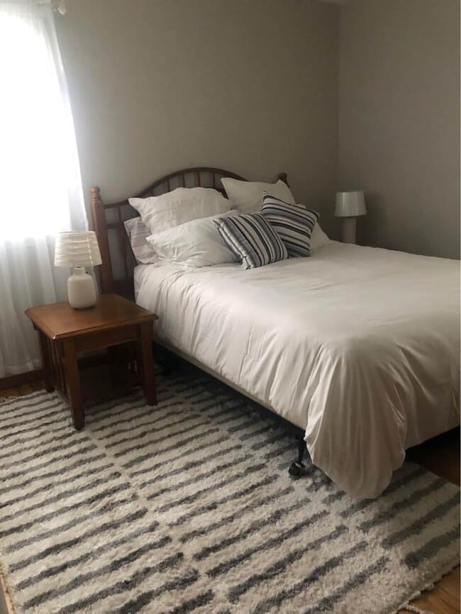 Building Photo - 1918 Porter Ave