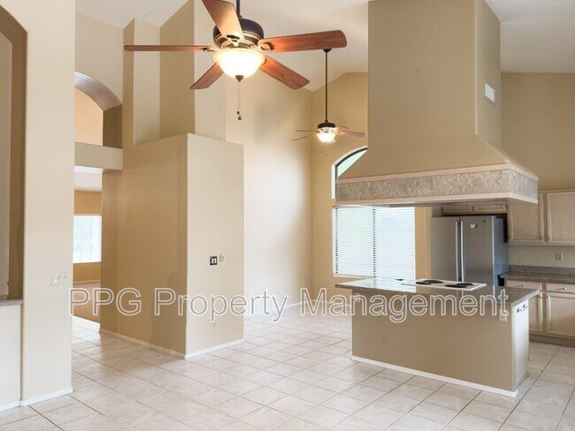 Building Photo - 5517 W Aster Dr
