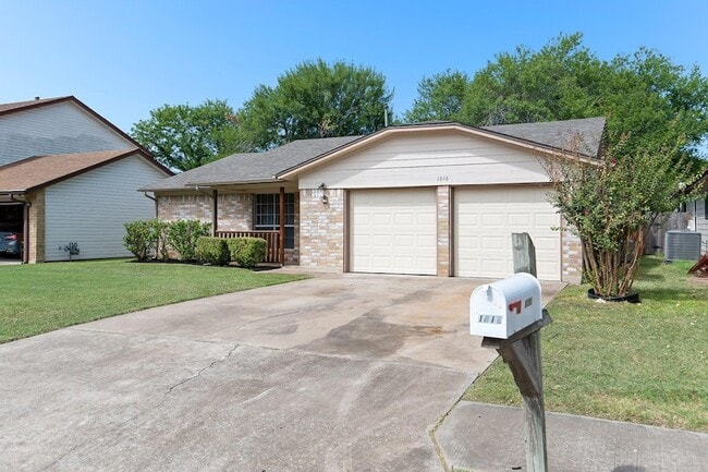 Building Photo - 1816 Goodson Ln
