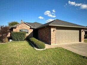 Building Photo - 607 Northwest Granite Avenue
