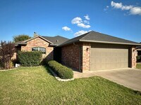 Building Photo - 607 Northwest Granite Avenue