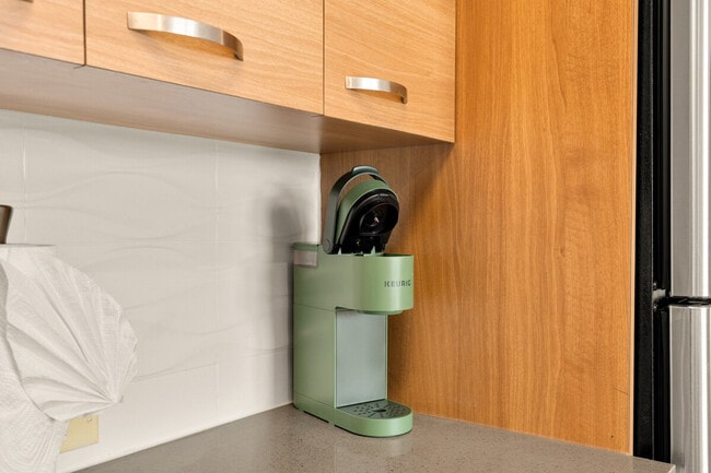 Building Photo - 1548 Spring Hill Rd