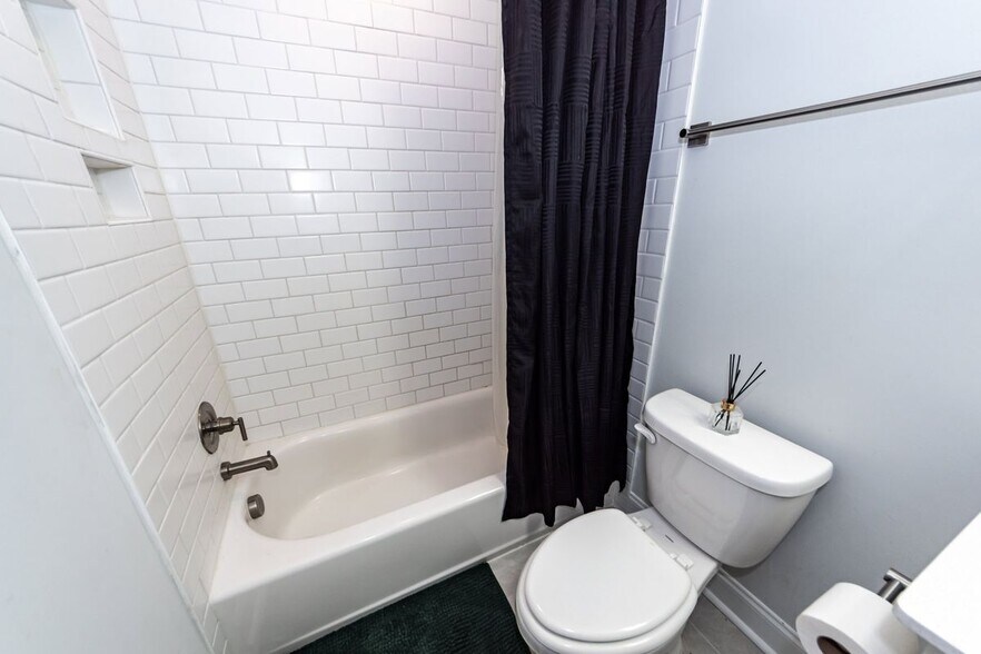 Building Photo - 531 Green Fern Dr