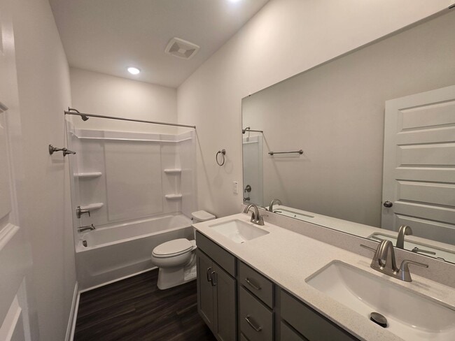 Building Photo - Brand Spankin' New Condo on White St!