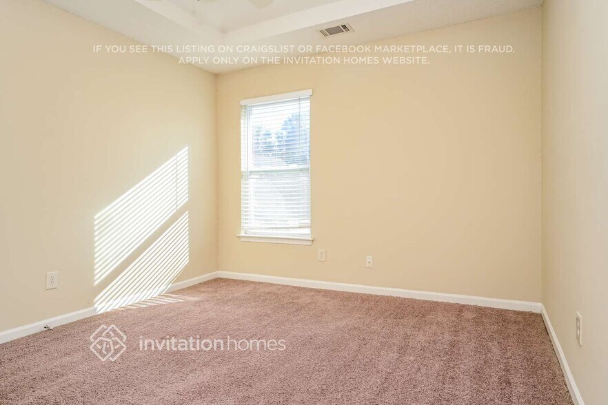 Building Photo - 4082 Arabian Way SW