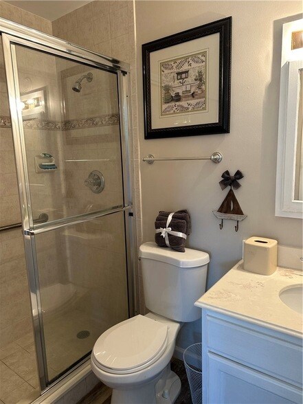 Building Photo - 16 Vista Palm Ln