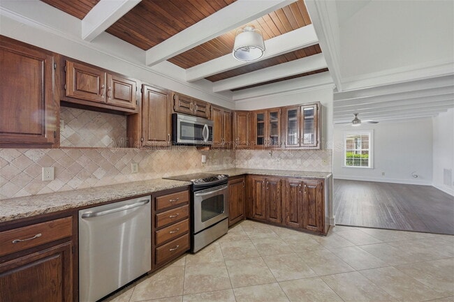 Building Photo - 3118 Normandy Dr