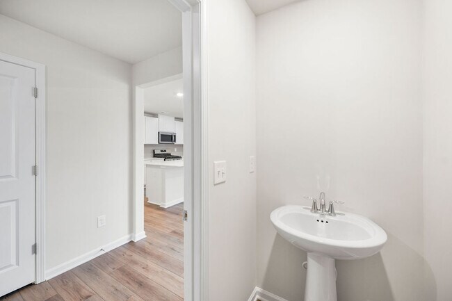 Building Photo - 115 Broadtree Cir
