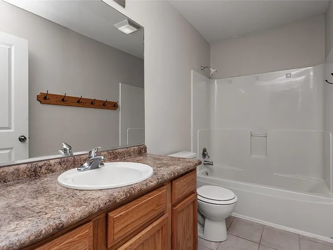 Building Photo - Townhouse for Rent!