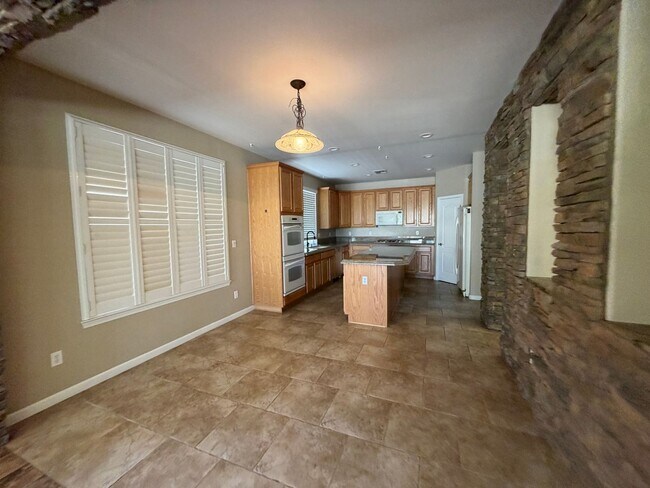 Building Photo - 485 Cicada Ct