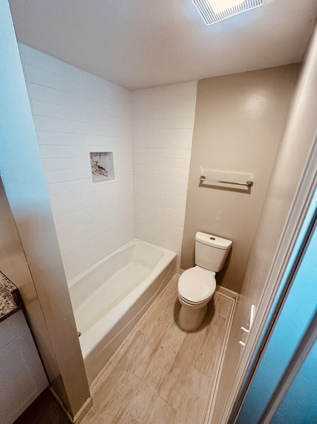 Newly renovated bathroom in bedroom - 245 Willow Ct