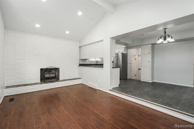 Building Photo - 13103 Iowa Dr