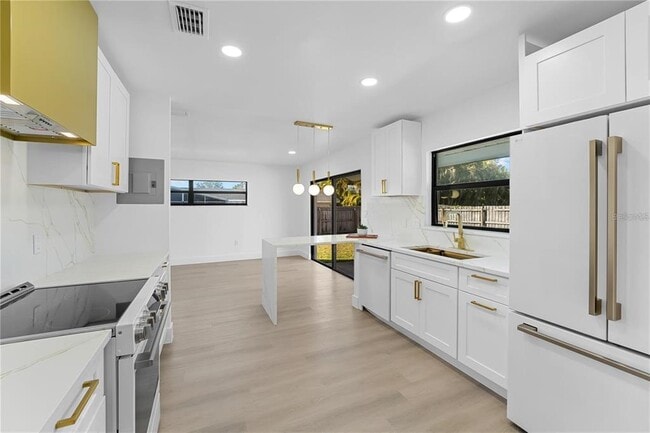 Building Photo - 607 Dunblane Dr
