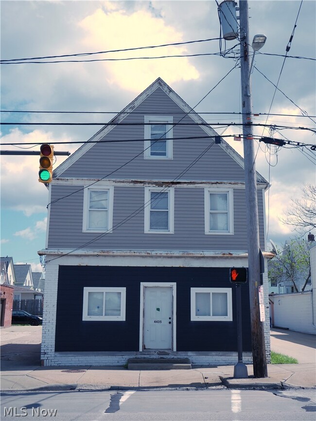 Building Photo - 4435 State Rd