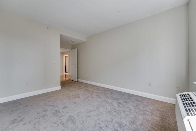Building Photo - 29 1st St