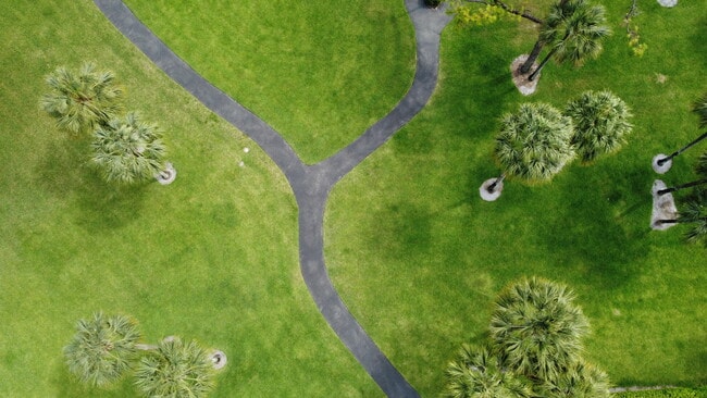 Building Photo - 147 Deer Creek Blvd