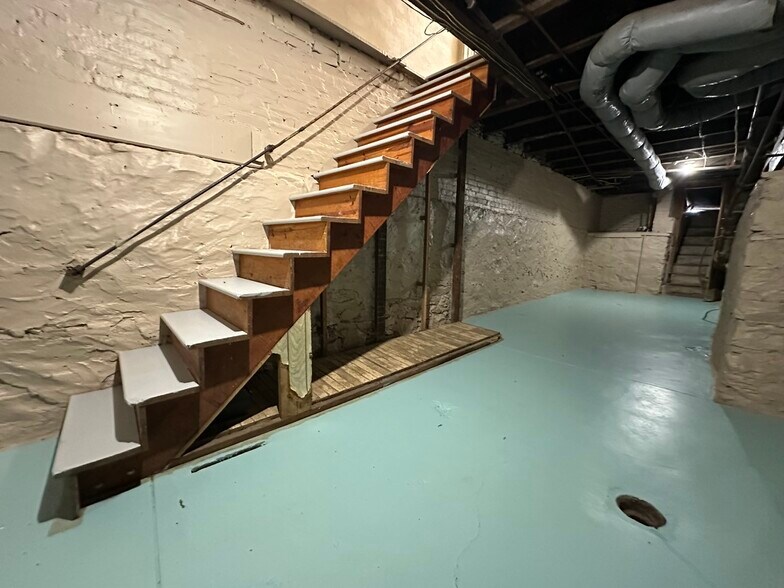 Building Photo - 139 Coral St