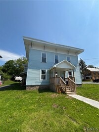 Building Photo - 100 Main St