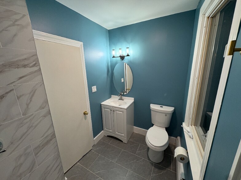 Building Photo - 75 Whiting St