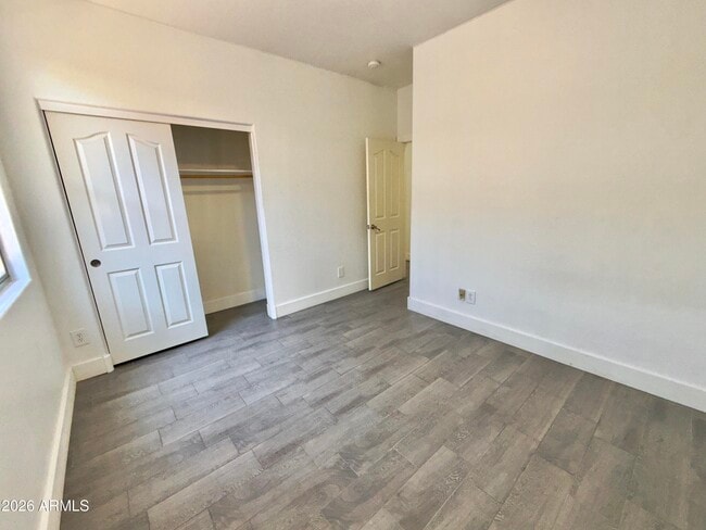 Building Photo - 7116 W Sophie Ln