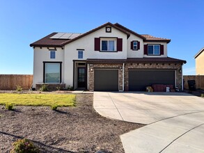 Building Photo - Spacious 6 bedroom home NW $3,800 rent/deposit