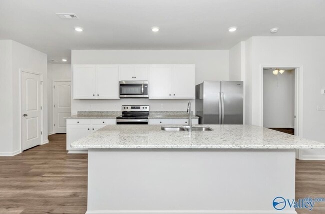 Building Photo - 217 Bay Pine Dr