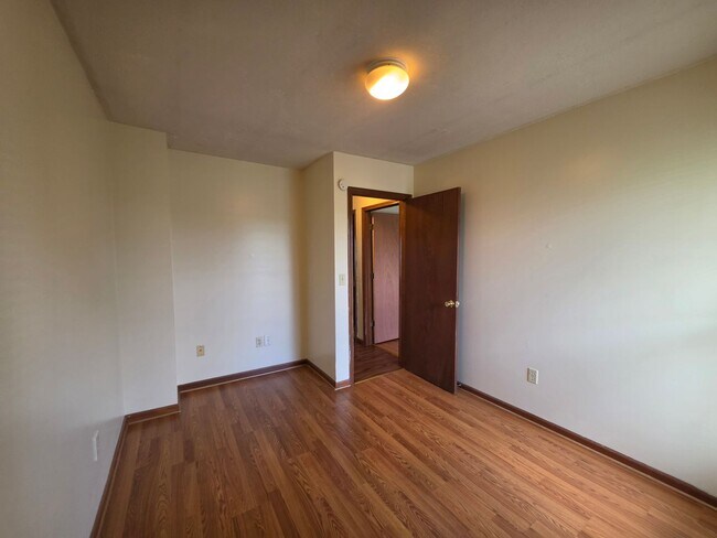 Building Photo - 1509 Whitehall Blvd