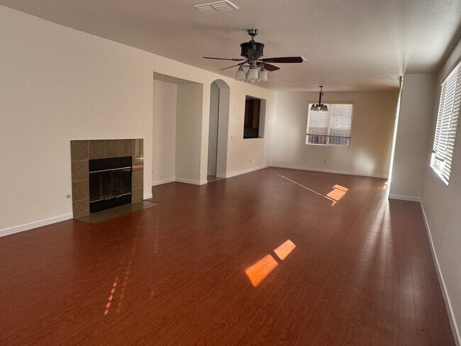 Building Photo - 4317 Spring Creek Ct