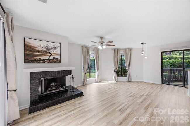 Building Photo - 8157 Cedar Glen Dr