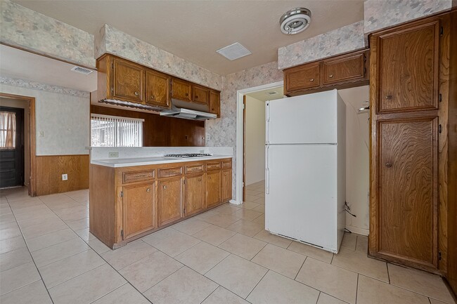 Building Photo - 9126 Willow Meadow Dr