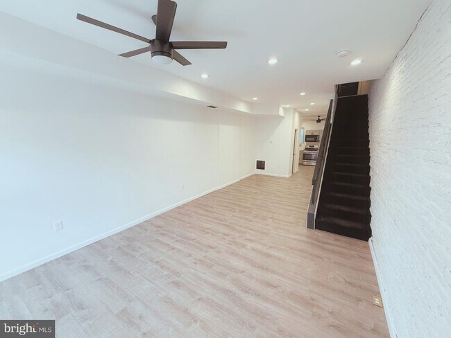 Building Photo - 2142 Penrose Ave