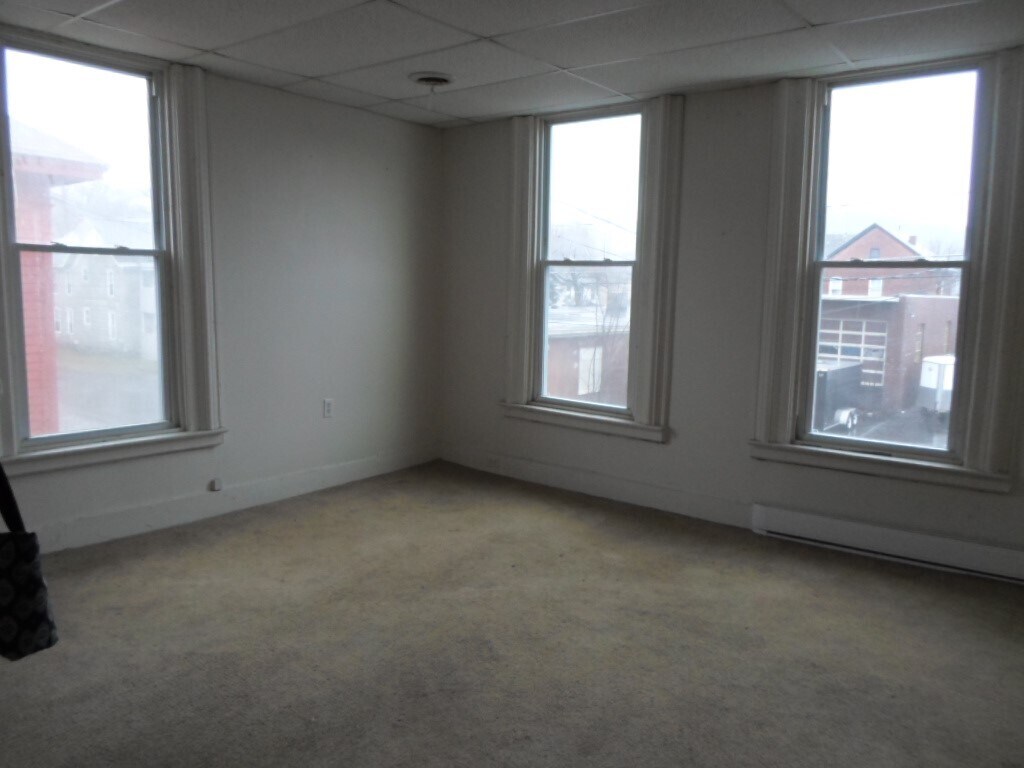 Building Photo - 7 Burr St