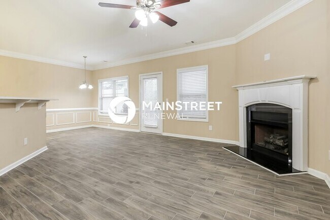 Building Photo - 4 Bedroom Pet-Friendly Home in Atlanta, GA with Main Street Renewal
