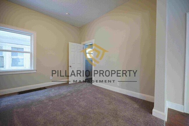 Building Photo - Close to Marion University, 3 Bedroom, 1.5...