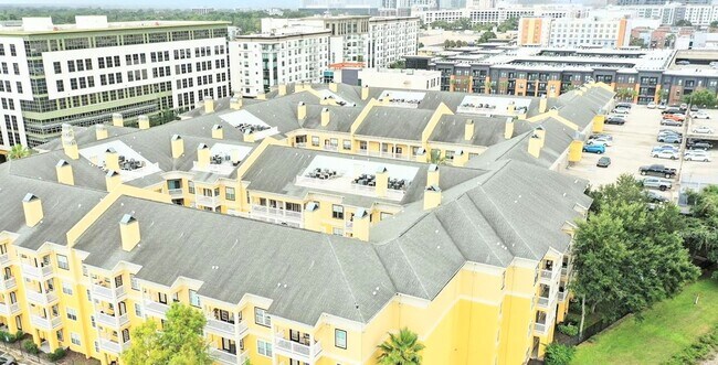 Building Photo - FOR RENT!!!  Beautiful Pool View Wood Floors Condo @ Park North Downtown Orlando!