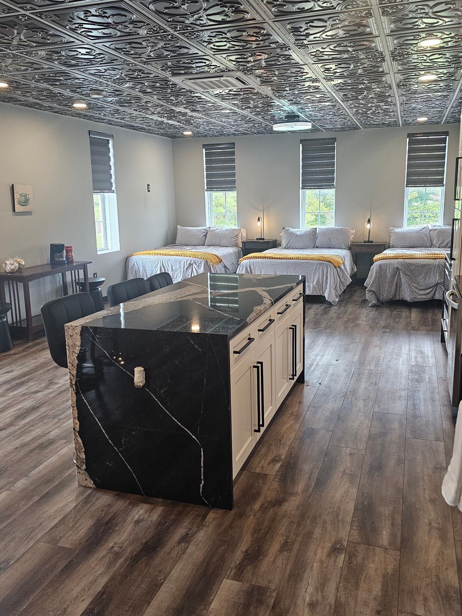 Building Photo - 223 Main St