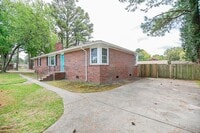 Building Photo - Fabulous 3BR, 2BA in heart of Chesapeake!!