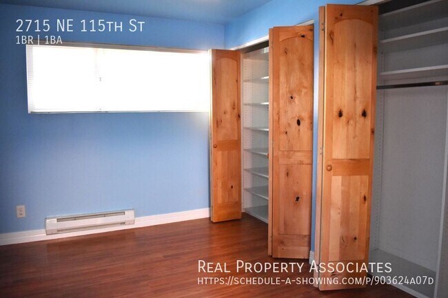 Building Photo - 2715 NE 115th St