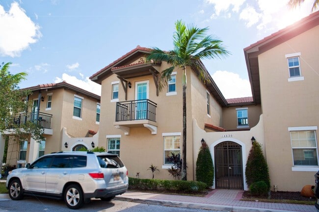 Building Photo - 14620 SW 15th St