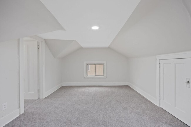 Building Photo - HYDE PARK -Move In This Week, Get $500 Bac...