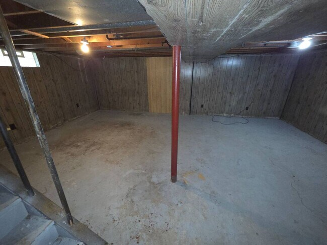 Building Photo - 2401 Eastlawn St