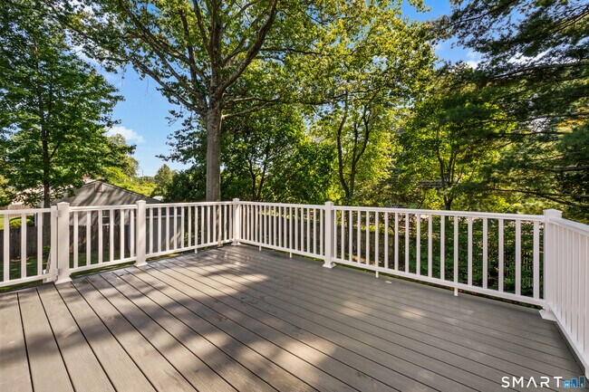 Building Photo - 22 Carrona Dr