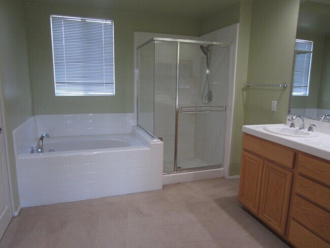 Building Photo - 3475 High Point Pl