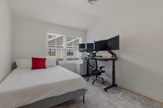 Building Photo - 50 Cate St